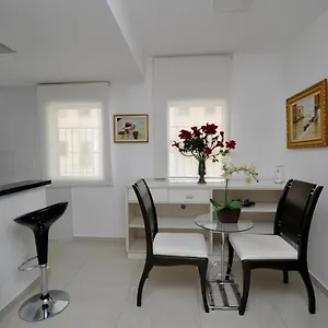 Prático E Confortável Apto Com 2 Quartos Totalmente Equipado E Perto De Apartamento